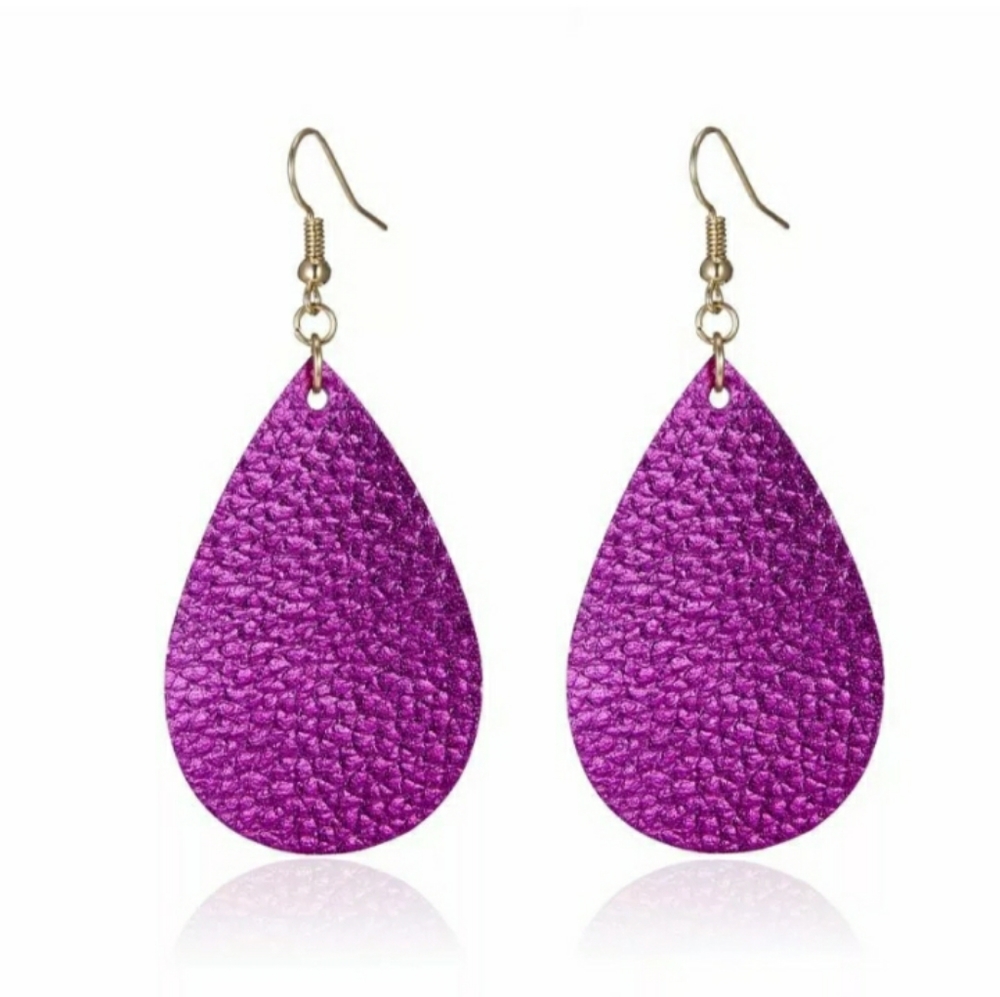 Fuchsia leather earrings